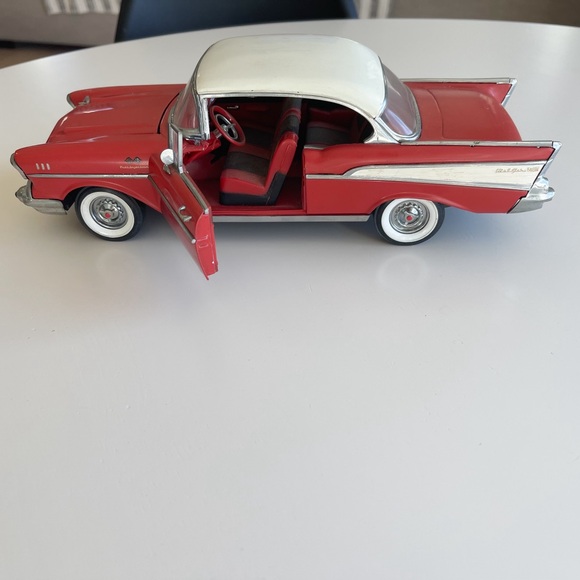 AMT 1957 Chevrolet 2 Door Hardtop Model - Picture 3 of 13